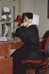 Einzelporträt Sr. Esther Herren (Zentralsekretariat), 1988