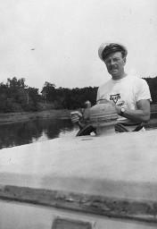 CVJM-Auslandreise: Teilnehmer am Ruder, ca. 1950.