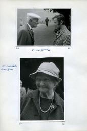 "Vierwaldstättersee-Fahrt Flüelen-Luzern des Schwerhörigen-Vereins Zürich am 23. Juni 1974" - oben: "Wie zwei Kampfhähne"; zwei Männer stehen sich gegenüber und sprechen miteinander; unten: "Die freundliche ältere Dame"