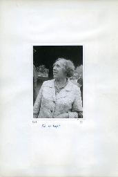 "Vierwaldstättersee-Fahrt Flüelen-Luzern des Schwerhörigen-Vereins Zürich am 23. Juni 1974" - "Sie ist baff!"; Frau mit erstauntem Gesichtsausdruck