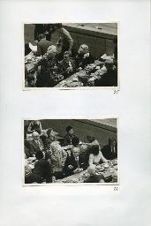 "Weihnachtsfeier des Schwerhörigen-Vereins Zürich im Kirchgemeindehaus Stauffacher am 14. Dezember 1975" - Mitglieder des SVZ sitzen an gedeckten Tischen und unterhalten sich