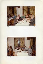 "Zentralkurs des BSSV (Bund Schweizerischer Schwerhörigen-Vereine), 9.-21. Oktober 1977 im Johanniterhof Luzern - Ausflug auf den Rigi, Mittwoch, 19. Oktober 1977 (am Morgen ausgefallene Stunde wurde abends nachgeholt.)" - Kursteilnehmer sitzen an gedeckten Tischen; unten: zwei Kursteilnehmer stossen an