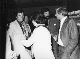 "Besuch Jugoslawen" - Führung in einer Fabrik, vermutlich mit Dolmetscherin, um 1990