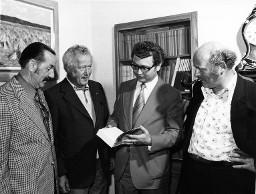 Rudolf Münger, Sekretär SMUV Biel (links der Bildmitte)
