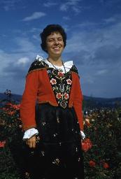 SAFFA 1958: "Engadin" - Frau in Tracht des Engadins; Zürich