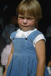 SAFFA 1958: "Kinderland - Weinendes" - Mädchen am Weinen; Zürich