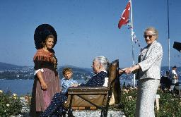 SAFFA 1958: "Gelähmte vom Thurgau" - ältere Frau in Rollstuhl sitzend; Zürich