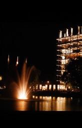 SAFFA 1958: Wohnturm bei Nacht