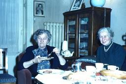 SAFFA 1958: Zwei ältere Frauen