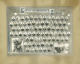 "Elektrizitätswerk Zürich", um 1900 - Fototafel mit Mitarbeitern