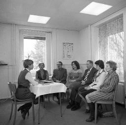 Hörtraining mit Lippenlesen, Geschäftsstelle Pro Audito, Zürich, um 1980