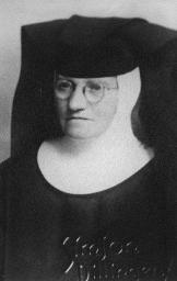 Porträt Antonia aus dem Kloster (Kempten); Profilansicht mit Brille, Brustbild, 04.08.1950