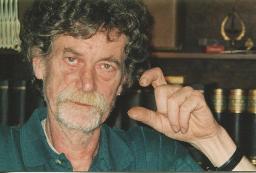 Giorgio Staro, Brustbild mit grünem Hemd, 1998