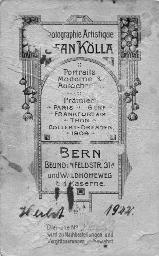 Rückseite: Ernst Jakob Steffen (Vater von Bob Steffen), sitzend in Anzug auf Stuhl, 1922