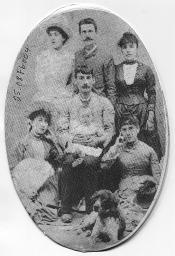 Rückseite: Thekla Maria Steffen-Eigenmann (Mutter von Bob Steffen, links) und eine Schwester(?) Brustbild, als junge Frauen, um 1915