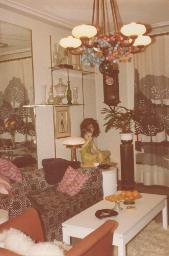 Wohnung, Sofa-Op-Art, Lüster, Wohnung von Bob Steffen an der Gutenbergstrasse 8, Bern, 1979