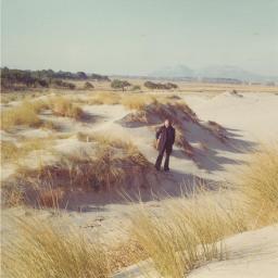 Martin Signer in den Dünen an der Costa Brava, Spanien, 1975