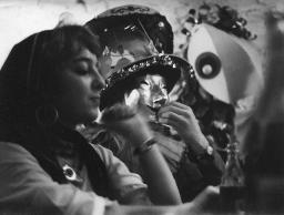 Susanne Elnegaard im Halbprofi; unbekannte Maskierte; Kostümparty, 1960