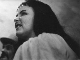Unbekannte Frau; Porträt, Profilansicht; Kostümparty, 1960