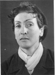 Meret Oppenheim, altes Passfoto, um 1940