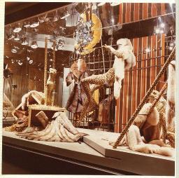 Im Zirkus: Dekoration und Textil im Leoparden und Pelz Look, «Büchler», Bob Steffen, um 1980