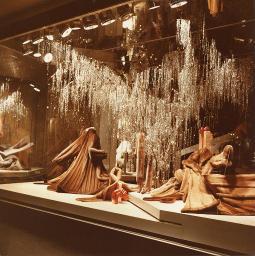 Blick in ein Schaufenster des Pelz- und Lederspezialisten «Büchler», Weihnachtsdekoration, Bob Steffen, um 1980