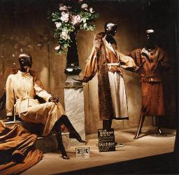 «Büchler übersommert ihren Pelz», Schaufenster des Pelz- und Lederspezialisten «Büchler», Bob Steffen, um 1980