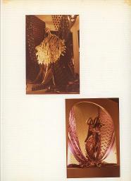 Ausgefallene Dekoration und Draperie; Ausstellung «Seide» im Stadthaus Zürich, Bob Steffen, 1983