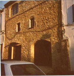 Strassenbild im Süden, Hausfront, 1990
