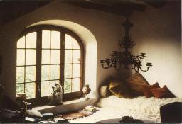 Innenraum mit halbrundem Fenster, Bob Steffens Ferienhaus in Begur, Spanien, 1975