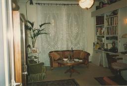 Interieur Wohnung Bob Steffen an Gutenbergstrasse in Bern; Sofa, Plattenspieler, Schallplatten, 1992