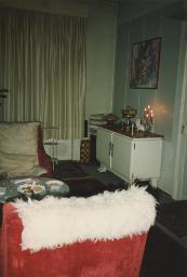 Salon mit weisser Kommode, Wohnung von Bob Steffen, Gutenbergstrasse, Bern, 1992