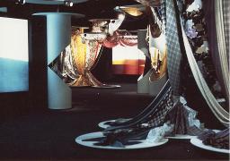 Stoffe drapiert; "Création", Mustermesse Basel (muba), Bob Steffen, um 1970