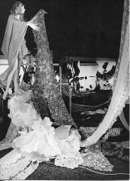 Stoffe drapiert, Mannequins; "Création", Mustermesse Basel (muba), Bob Steffen, 1969
