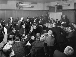 EZV-Sitzung, Februar 1954 (Zürich): Abstimmende Delegierten