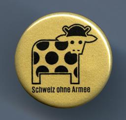 "Schweiz ohne Armee" - Schematische Darstellung der 'Heiligen Kuh' mit Armeehelm; Neuauflage mit Slogans aus Anfangsjahren der GSoA anlässlich des 30 Jahre Jubiläums seit der Abstimmung über die Eidgenössische Volksinitiative 'für eine Schweiz ohne Armee und für eine umfassende Friedenspolitik' vom 26.11.1989; 2019