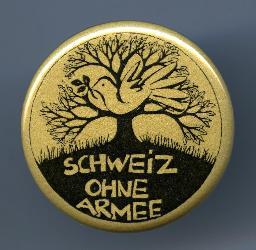 "Schweiz ohne Armee" - Friedenstaube mit Ölzweig in blühendem Baum; Neuauflage mit Slogans aus Anfangsjahren der GSoA anlässlich des 30 Jahre Jubiläums seit der Abstimmung über die Eidgenössische Volksinitiative 'für eine Schweiz ohne Armee und für eine umfassende Friedenspolitik' vom 26.11.1989; 2019