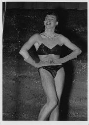 Röbi Rapp als Transvestit vermutlich  im "Kreis" - 1951