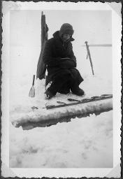 Album Alfred Brauchli, Teil 3/3, Ärzte- und Pflegermission des Schweizerischen Roten Kreuzes an der Ostfront, Winter 1942/1943: "Fischer auf dem gefrorenen Don bei Rostow"