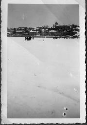 Album Alfred Brauchli, Teil 3/3, Ärzte- und Pflegermission des Schweizerischen Roten Kreuzes an der Ostfront, Winter 1942/1943: "Blick vom Ostufer des Don auf Rostow"