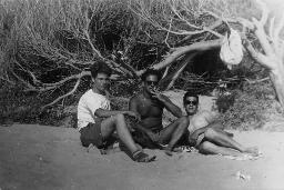 Ferienfoto von Werner Dietrich - mittig vermutlich Werner Dietrich - in San Leone, Agrigento, Sizilien, ca. 1950-1965