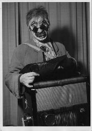 Foto aus Nachlass von Werner Dietrich - Maskenball im "Kreis" - "Werner Dietrich", ca. 1955