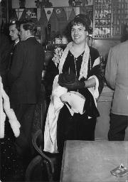 Werner Dietrich als Transvestit  an Fasnacht im Barfüsser - um 1960
