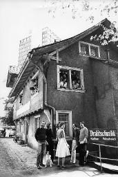 Zürcher Jugenhaus Drahtschmidli - Jugendliche und Betreuer (?), (ca. 1970-1975)