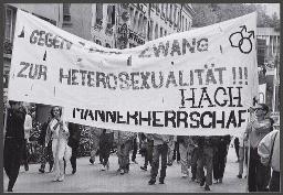 Vermutlich der erste nationale Christopher-Street-Day (CSD) in Bern (23.06.1979, Bern) – "Gegen den Zwang zur Heterosexualität!!! HACH"