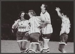 EuroGames 01.-04.06.2000 (Mai 2000, Zürich) – "Lesben im Freudentaumel am lesbischen Fussballturinier/ Lesbians full of joy at a lesbian soccer tournament"