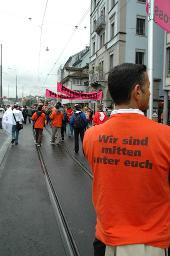 CSD 2007: "Bekenne Dich!" (02.06.2007, Zürich) – Shirt: "Wir sind mitten unter euch", mehrmals: "PinkRail"