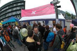CSD 2007: "Bekenne Dich!" (02.06.2007, Zürich) – "L'amour: un droit humain – Pink Cross", Stand des Pink Cross