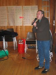 Open Space: "Schwule Gesundheit" (vermutlich April 2006, Vaumarcus) – Redner, Programmübersicht im Hintergrund
