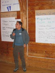 Open Space: "Schwule Gesundheit" (vermutlich April 2006, Vaumarcus) – Redner, Aktionsskizzen im Hintergrund